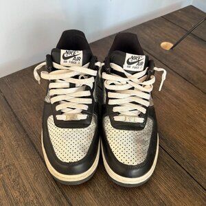 Nike Air Force 1 Low Metallic Silver and Black, Men Size 9.5